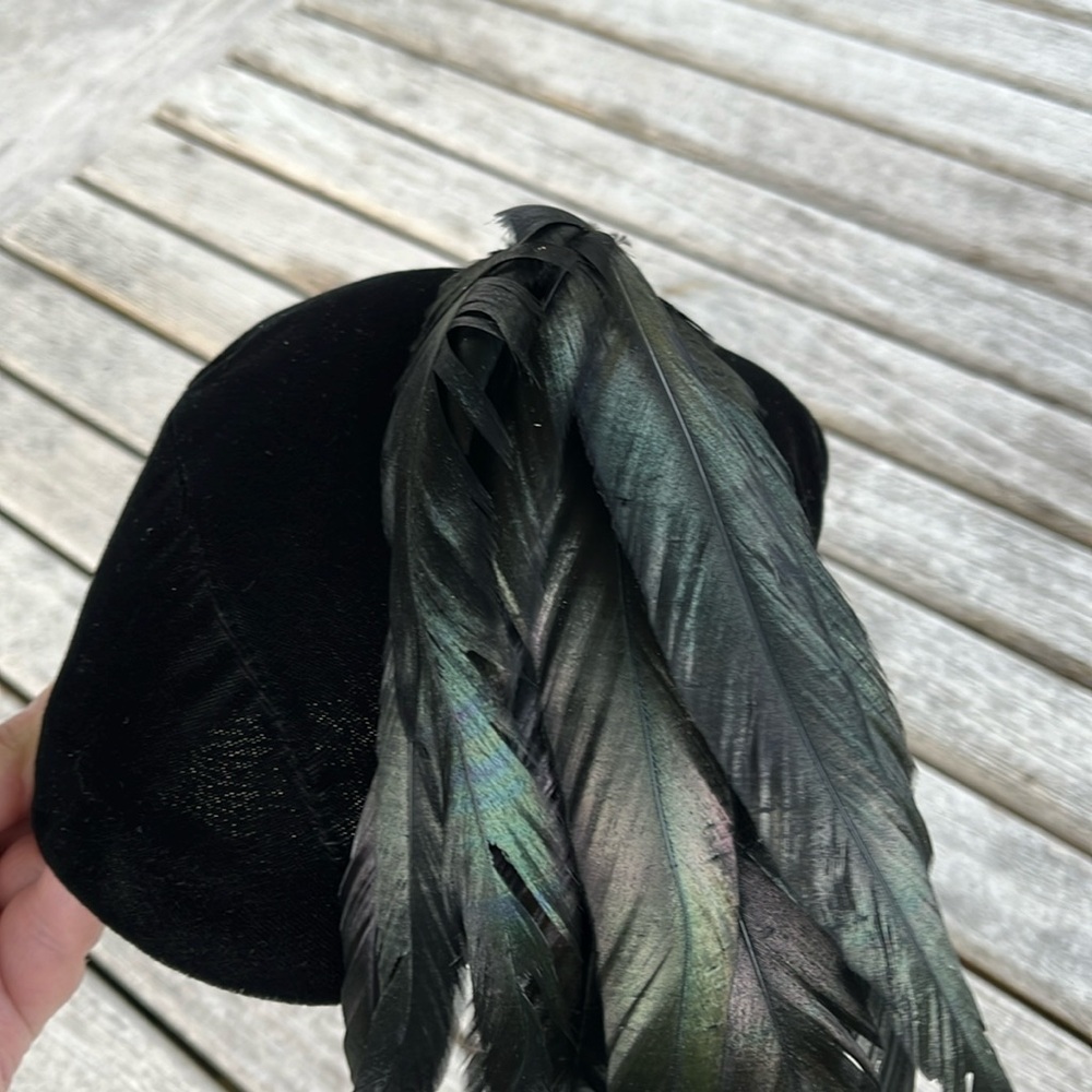 Vintage Black Hat with Iridescent Feather Accent - Picture 4 of 16